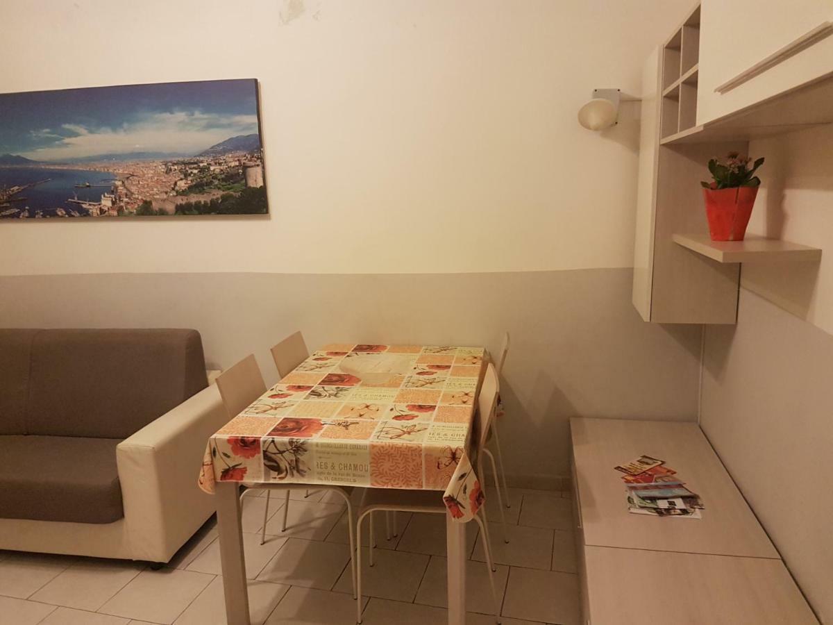 Gradoni Di Chiaia Appartement